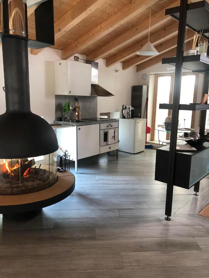 La Casa Sulla Collina Del Castello Βίλα Breno Εξωτερικό φωτογραφία