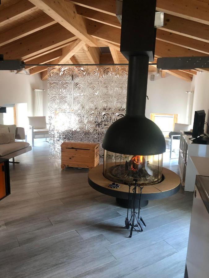La Casa Sulla Collina Del Castello Βίλα Breno Εξωτερικό φωτογραφία