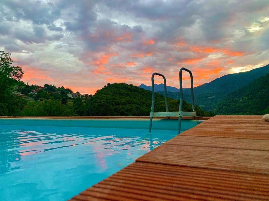 La Casa Sulla Collina Del Castello Βίλα Breno Εξωτερικό φωτογραφία