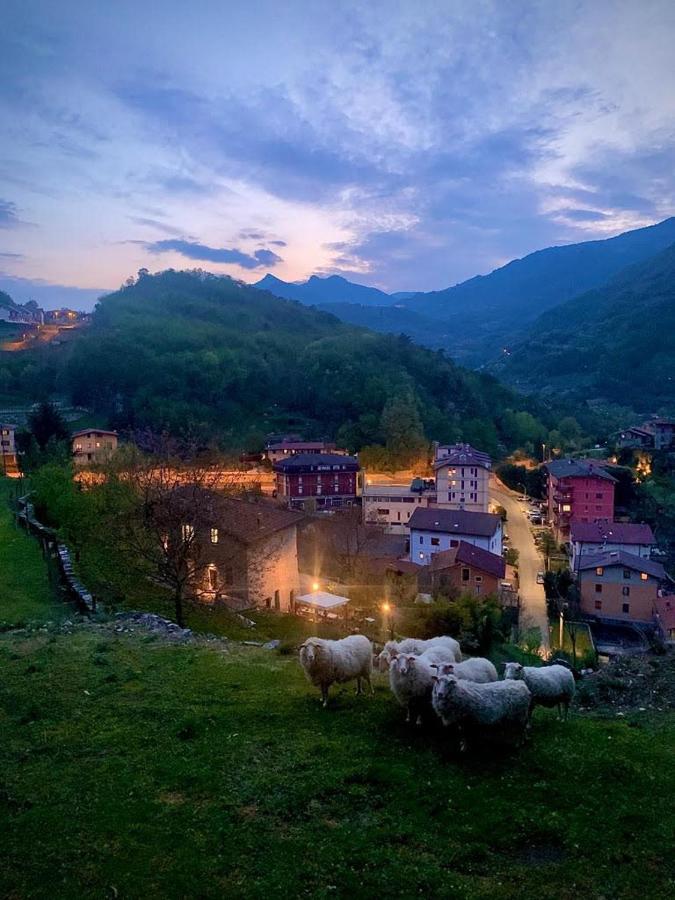 La Casa Sulla Collina Del Castello Βίλα Breno Εξωτερικό φωτογραφία