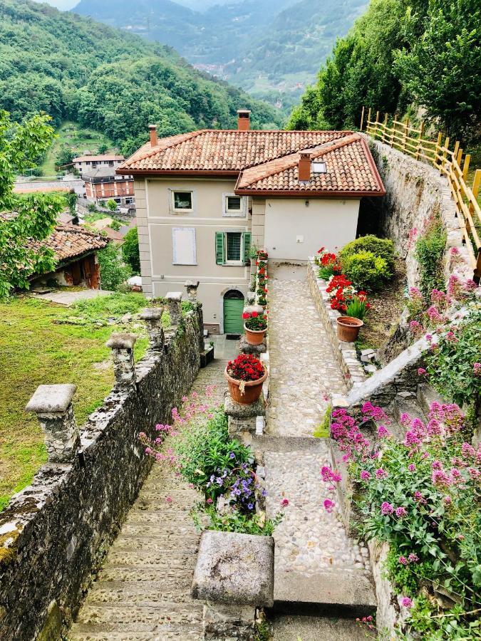 La Casa Sulla Collina Del Castello Βίλα Breno Εξωτερικό φωτογραφία