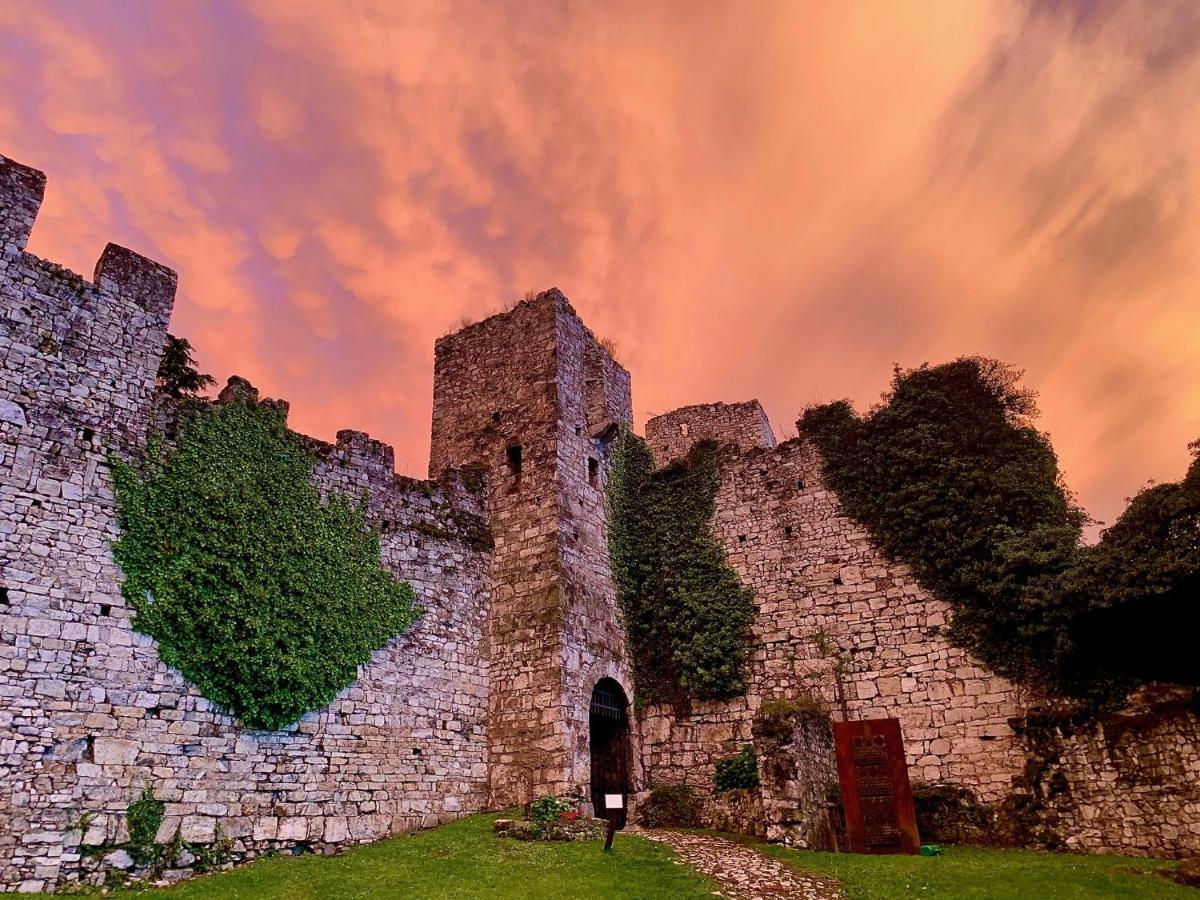 La Casa Sulla Collina Del Castello Βίλα Breno Εξωτερικό φωτογραφία
