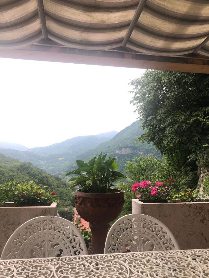 La Casa Sulla Collina Del Castello Βίλα Breno Εξωτερικό φωτογραφία